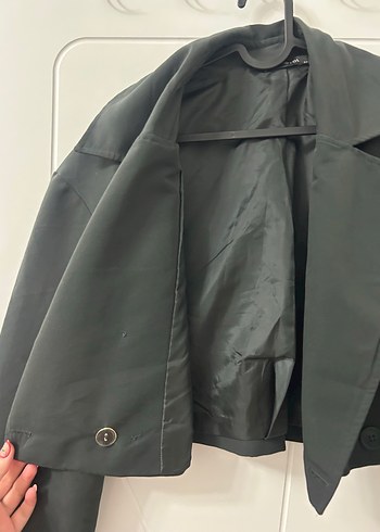 Düğmeli Antrasit Kadın Crop Trençkot - Görsel 3