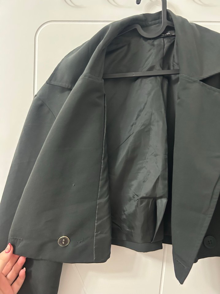 Düğmeli Antrasit Kadın Crop Trençkot - Görsel 3