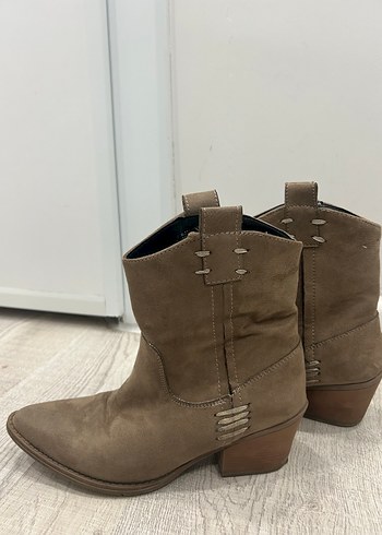 Kahverengi Süet Kadın Dolgu Topuklu Bot - Görsel 2