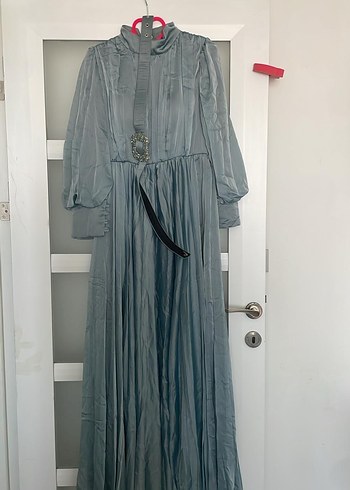 Gri Piliseli Uzun Kadın Abiye Elbise - Görsel 2