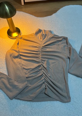 Drapeli Yüksek Yakalı Bej Kadın Bluz - Görsel 2