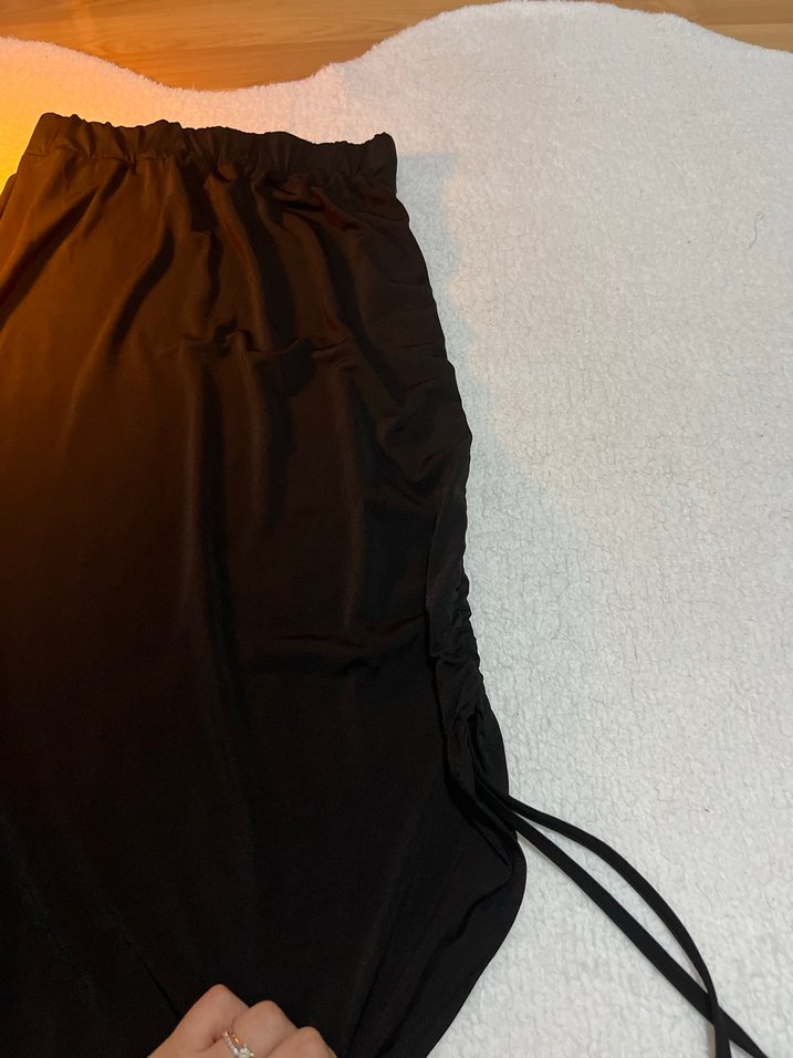 Siyahyandan büzgülü midi Kadın Etek - Görsel 4