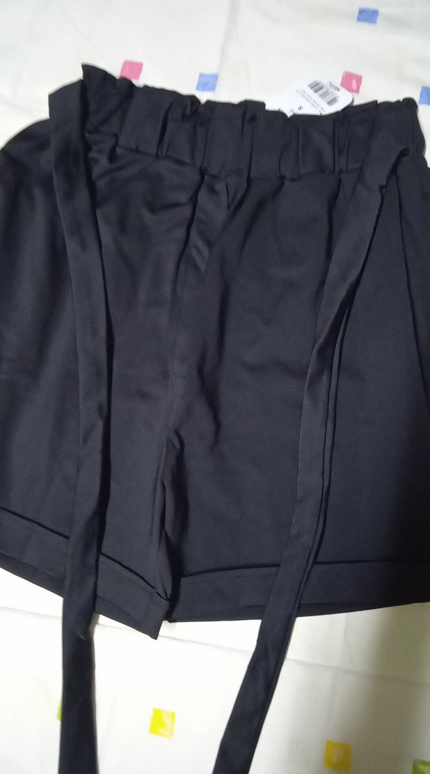 Kadın Siyah Mini Bol Kesim Kemerli Şort - Görsel 5