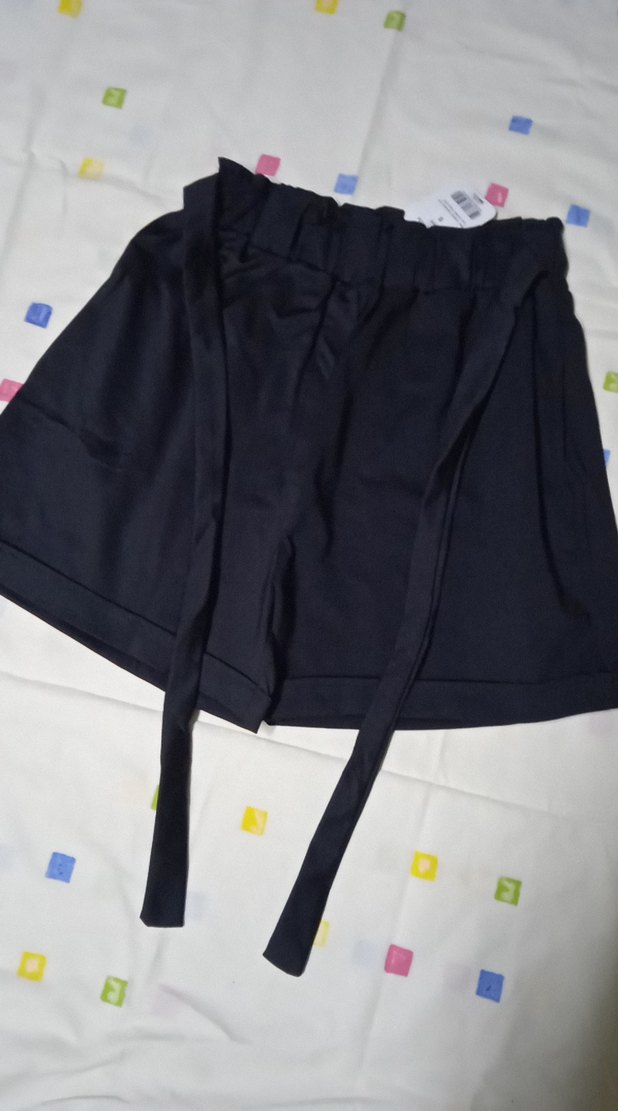 Kadın Siyah Mini Bol Kesim Kemerli Şort - Görsel 3