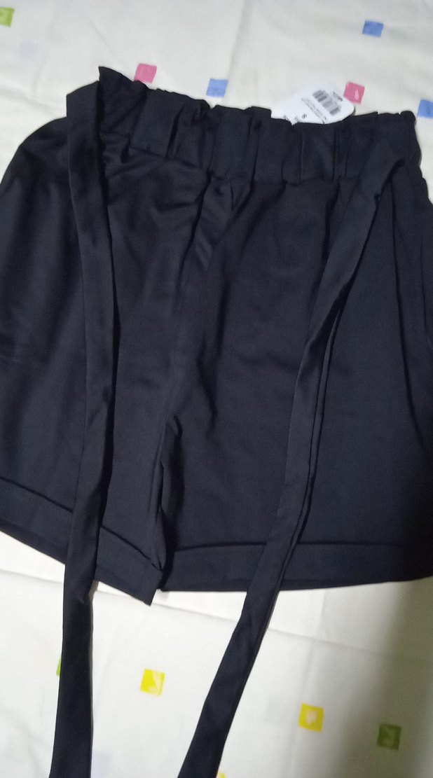 Kadın Siyah Mini Bol Kesim Kemerli Şort - Görsel 4