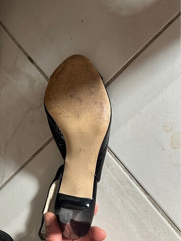 39 Beden siyah Renk Arkası açık stiletto