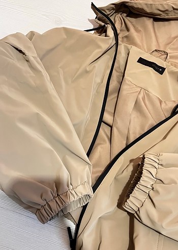 Bej Zara  kadın yağmurluk - Görsel 2