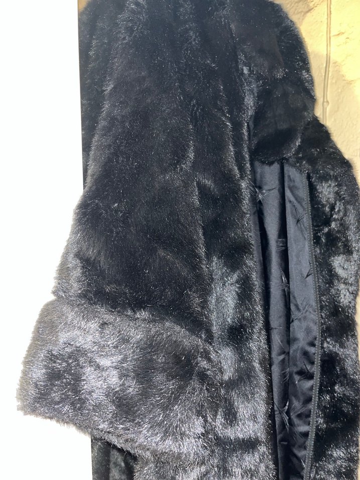 Siyah Kadın Kürk Detaylı Kaban - Görsel 3