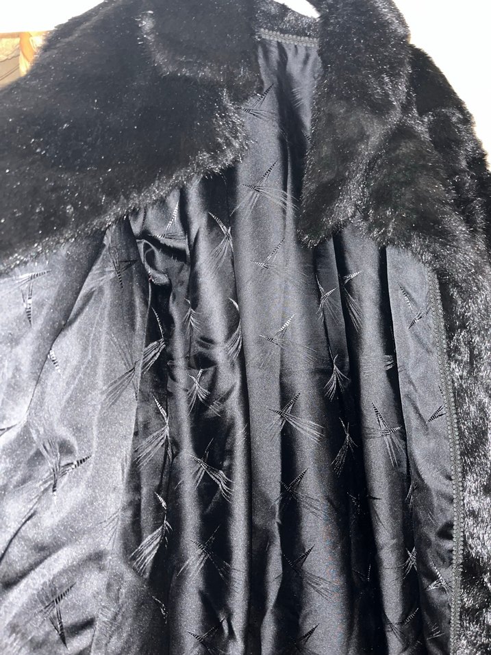 Siyah Kadın Kürk Detaylı Kaban - Görsel 4