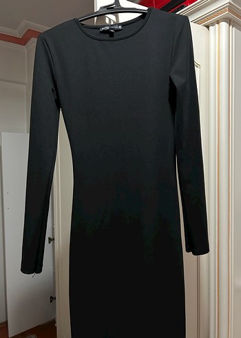 Siyah Uzun Kollu Dar Kesim Uzun Elbise - Görsel 2