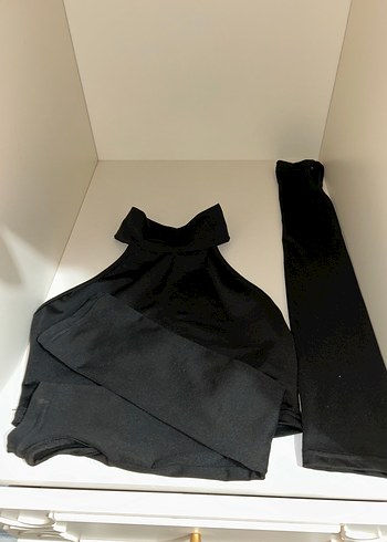 Siyah Yüksek Yakalı Kadın Crop Top - Görsel 3