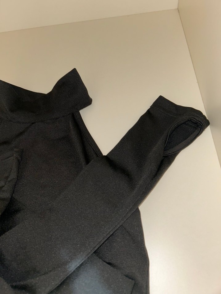 Siyah Yüksek Yakalı Kadın Crop Top - Görsel 2