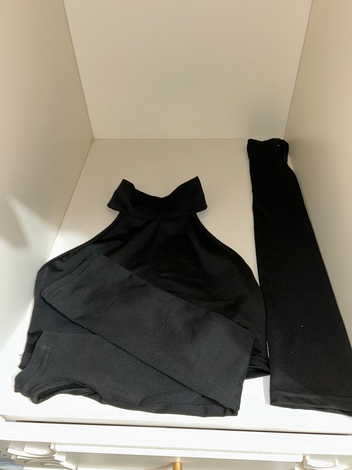 Siyah Yüksek Yakalı Kadın Crop Top - Görsel 3