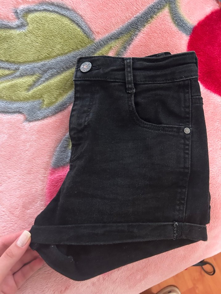 Kadın Siyah Bağlama Desenli Mini Denim Şort - Görsel 3