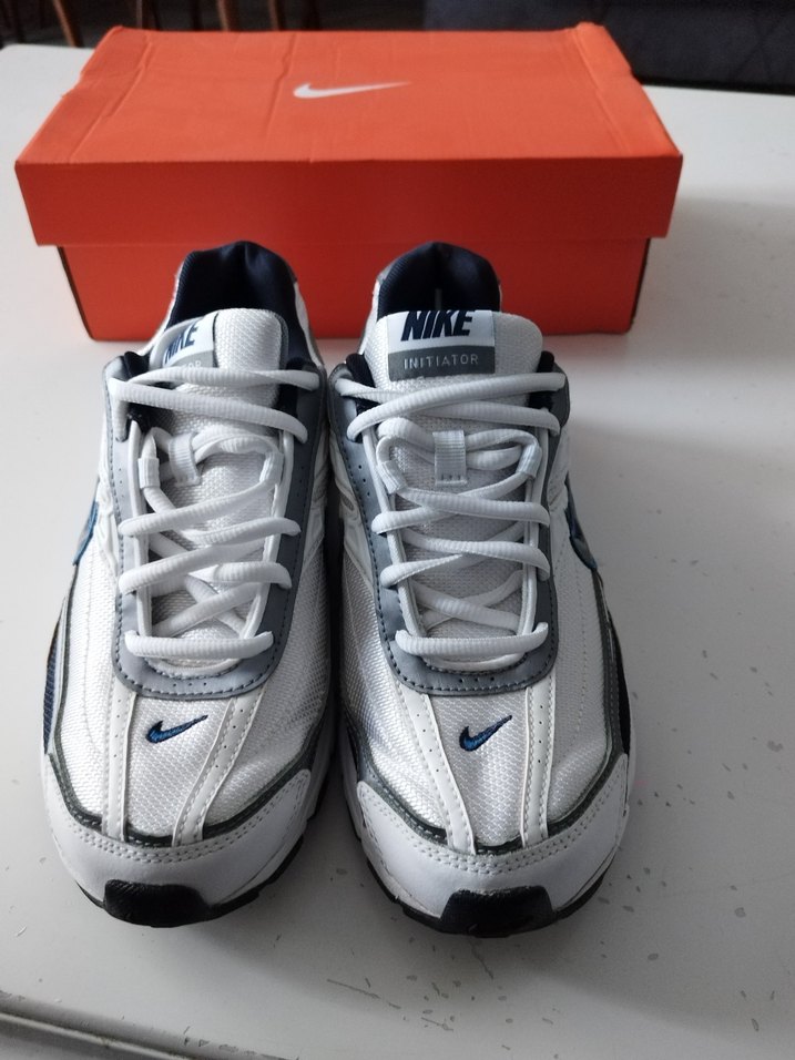 Nike initiator Beyaz Gri Bağcıklı Spor Ayakkabı - Görsel 2