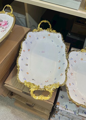 Altın Renkli Çiçek Desenli Porselen Servis Tabağı - Görsel 3