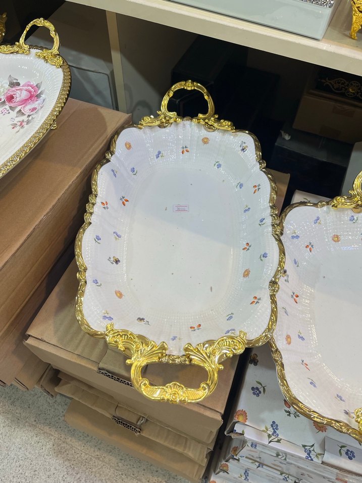 Altın Renkli Çiçek Desenli Porselen Servis Tabağı - Görsel 3