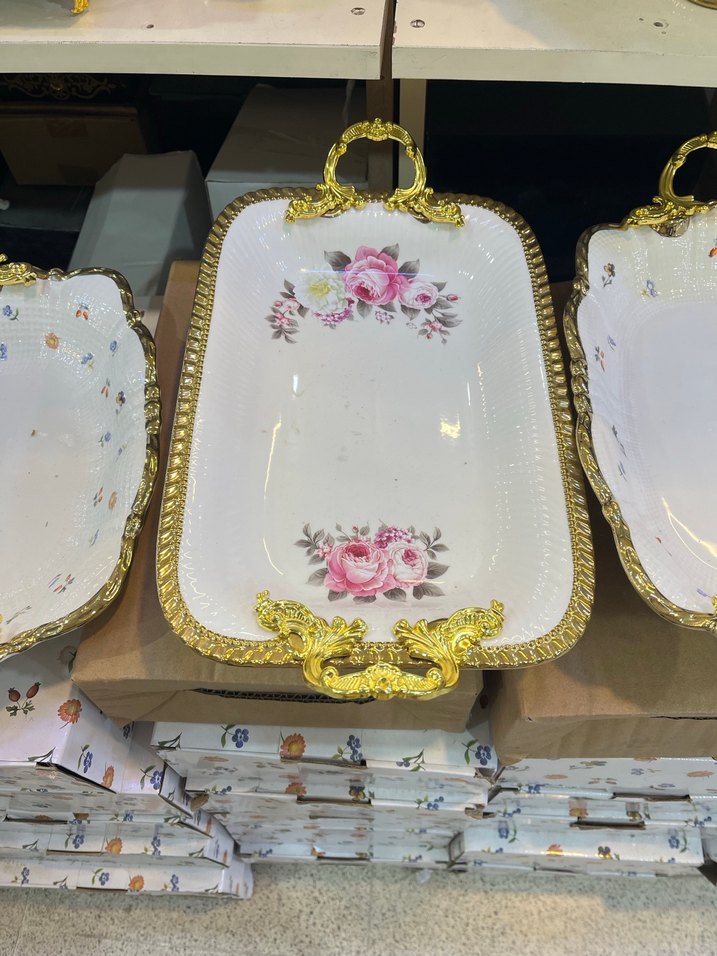 Altın Renkli Çiçek Desenli Porselen Servis Tabağı - Görsel 4