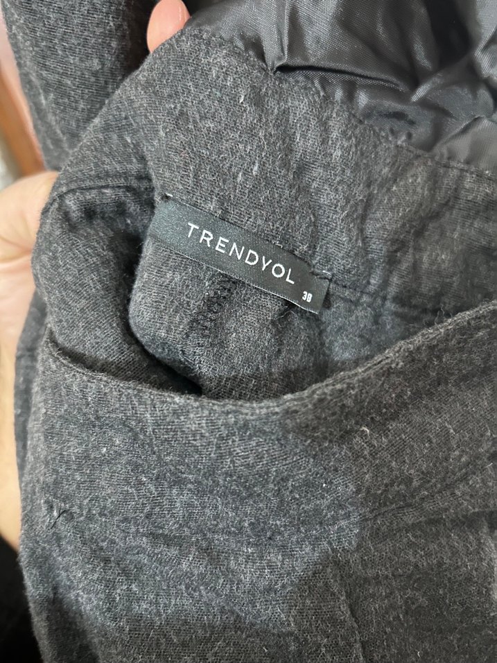 Düğmeli Siyah V Yaka Triko Elbise - Görsel 2