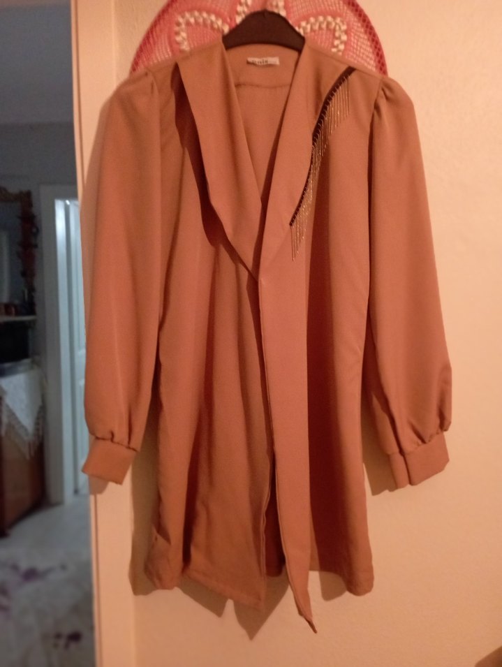 Bej Düğmeli V Yakalı Midi Kadın Kaban - Görsel 2