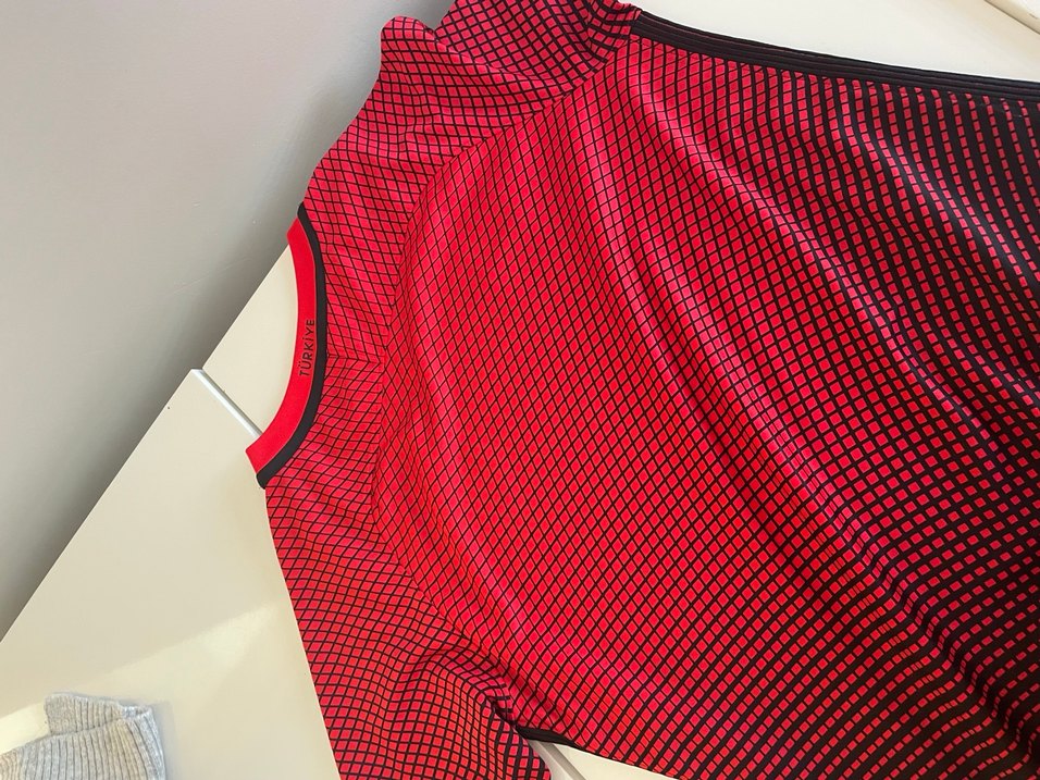 Kırmızı Erkek Bisiklet Yaka Baskılı Tişört - Görsel 4