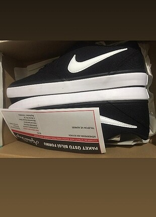 42 Beden siyah Renk Orijinal, hiç giyilmemiş NIKE erkek ayakkabı