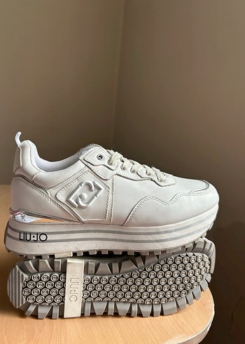 Liu Jo 38