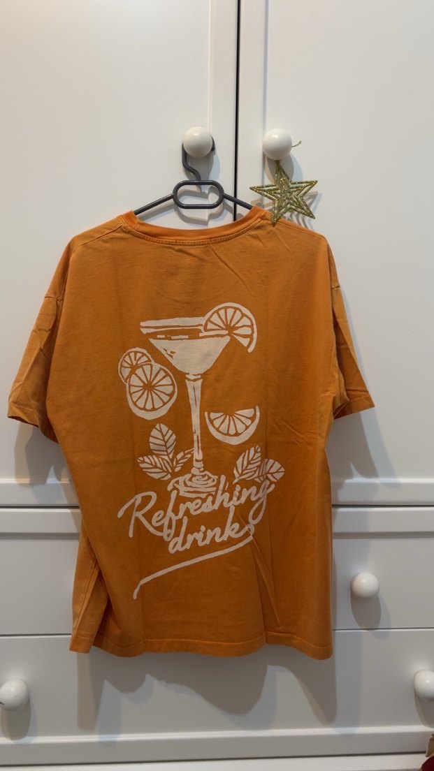 Turuncu Baskılı Kadın Tişört - Görsel 3