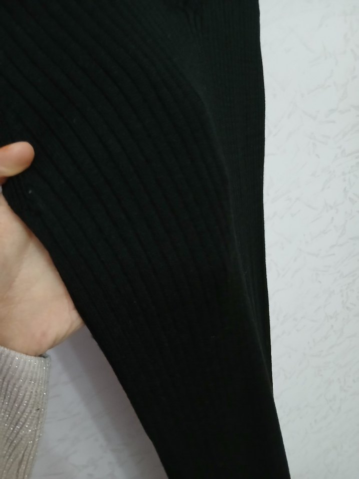 Siyah V Yaka Uzun Kolsuz Kadın Elbise - Görsel 2