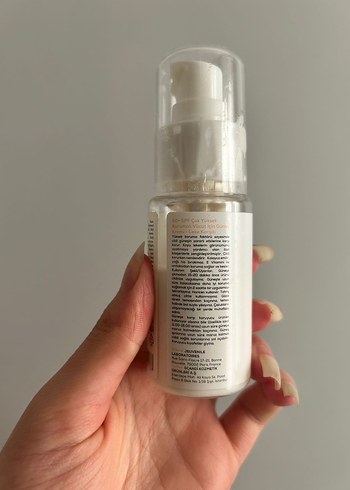 Jeuvenile SPF 50+ Güneş Koruyucu ve Aydınlatıcı Krem - Görsel 3