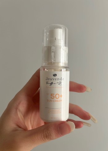 Jeuvenile SPF 50+ Güneş Koruyucu ve Aydınlatıcı Krem - Görsel 2