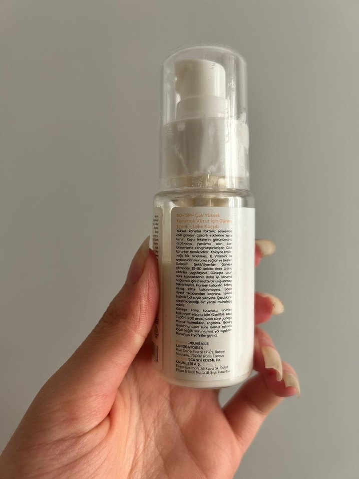 Jeuvenile SPF 50+ Güneş Koruyucu ve Aydınlatıcı Krem - Görsel 3