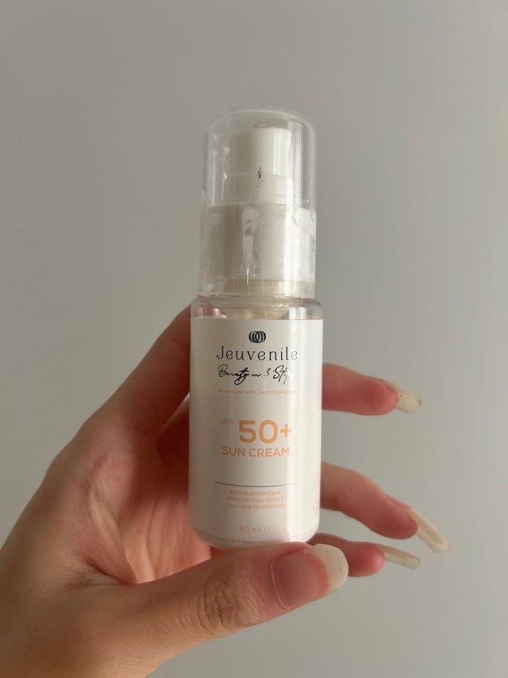 Jeuvenile SPF 50+ Güneş Koruyucu ve Aydınlatıcı Krem - Görsel 2