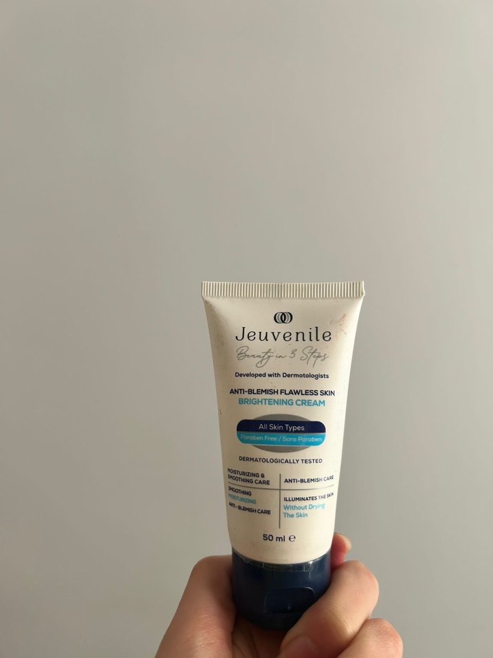 Jeuvenile SPF 50+ Güneş Koruyucu ve Aydınlatıcı Krem - Görsel 4