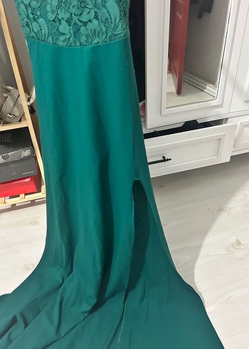 Koyu Yeşil İşlemeli Uzun Abiye Elbise - Görsel 2