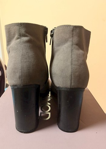 Gri Süet Dolgu Topuklu Kadın Bot - Görsel 2