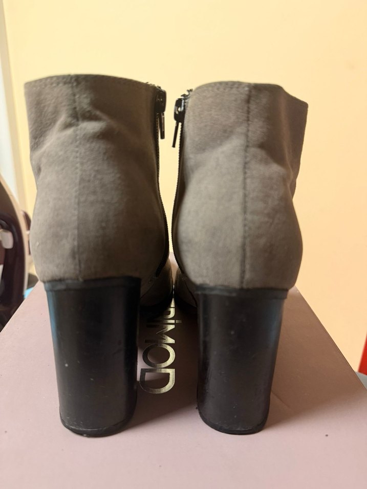 Gri Süet Dolgu Topuklu Kadın Bot - Görsel 2