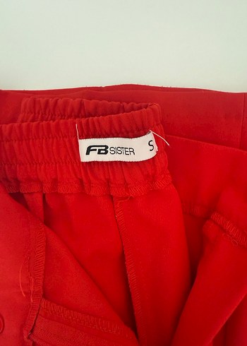 Düğmeli Kırmızı Uzun pantolon - Görsel 3