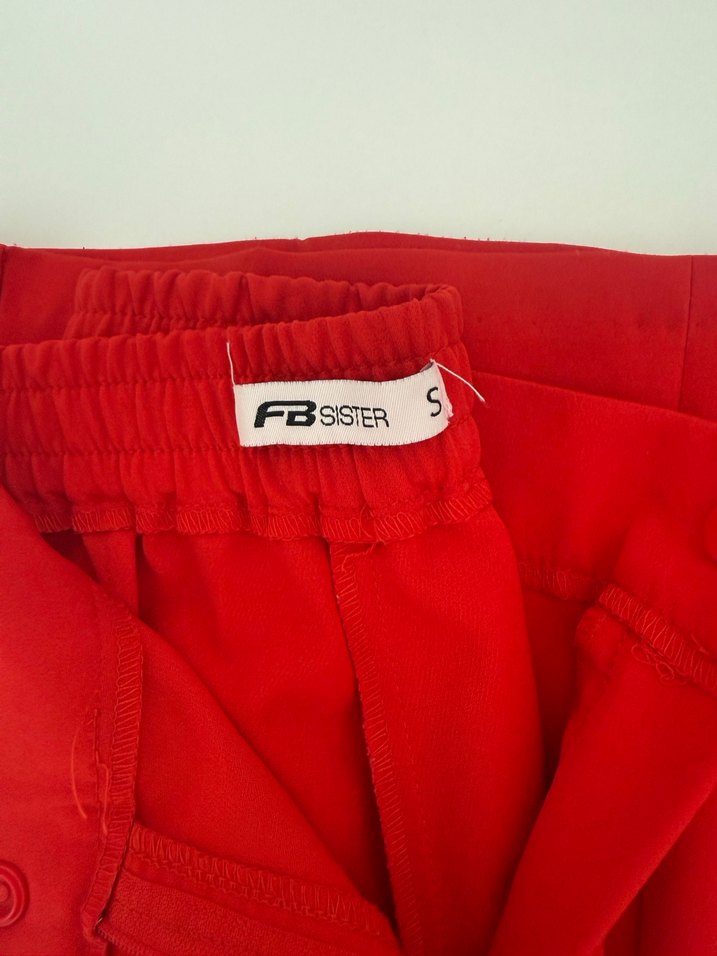 Düğmeli Kırmızı Uzun pantolon - Görsel 3