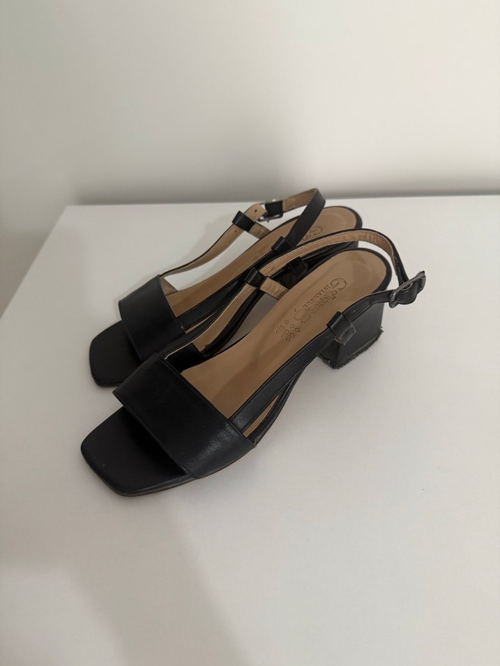 Klasik Siyah Kadın Topuklu Sandalet - Görsel 2