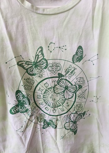 Kelebek Baskılı Yeşil Batik Kız Tişört - Görsel 3