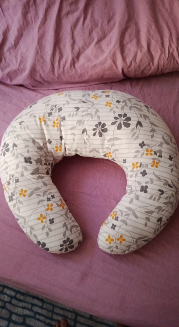 Çiçek Desenli Gri Emzirme Yastığı - Görsel 2