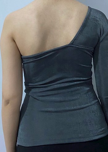 Gri Drapeli Tek Omuz Straplez Bluz - Görsel 2