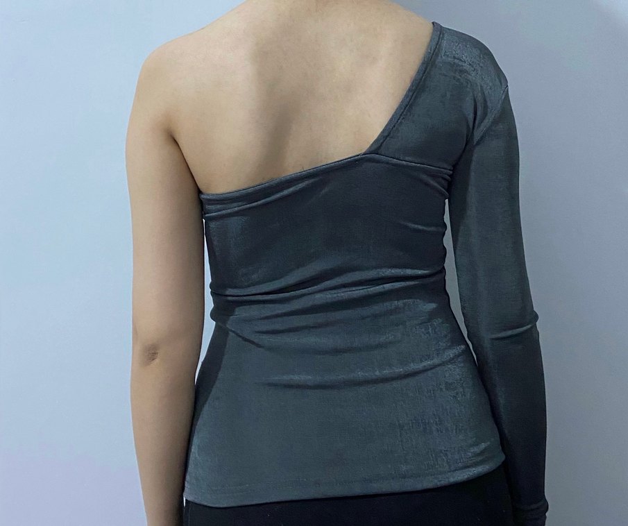 Gri Drapeli Tek Omuz Straplez Bluz - Görsel 2