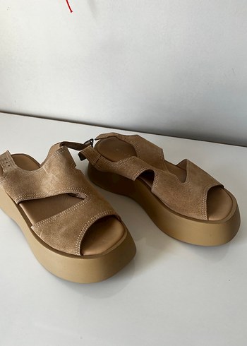 Bej Süet Kadın Dolgu Topuklu Sandalet - Görsel 4