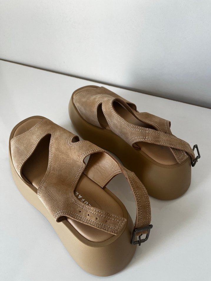 Bej Süet Kadın Dolgu Topuklu Sandalet - Görsel 2