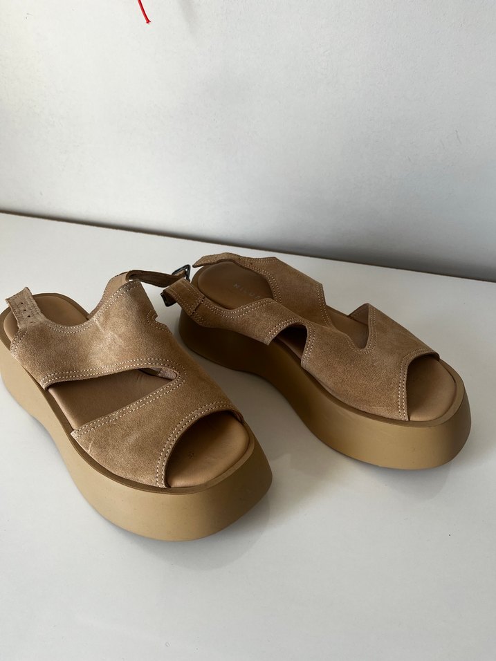 Bej Süet Kadın Dolgu Topuklu Sandalet - Görsel 4