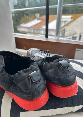 Kırmızı Tabanlı Siyah Erkek Spor Ayakkabı - Görsel 2