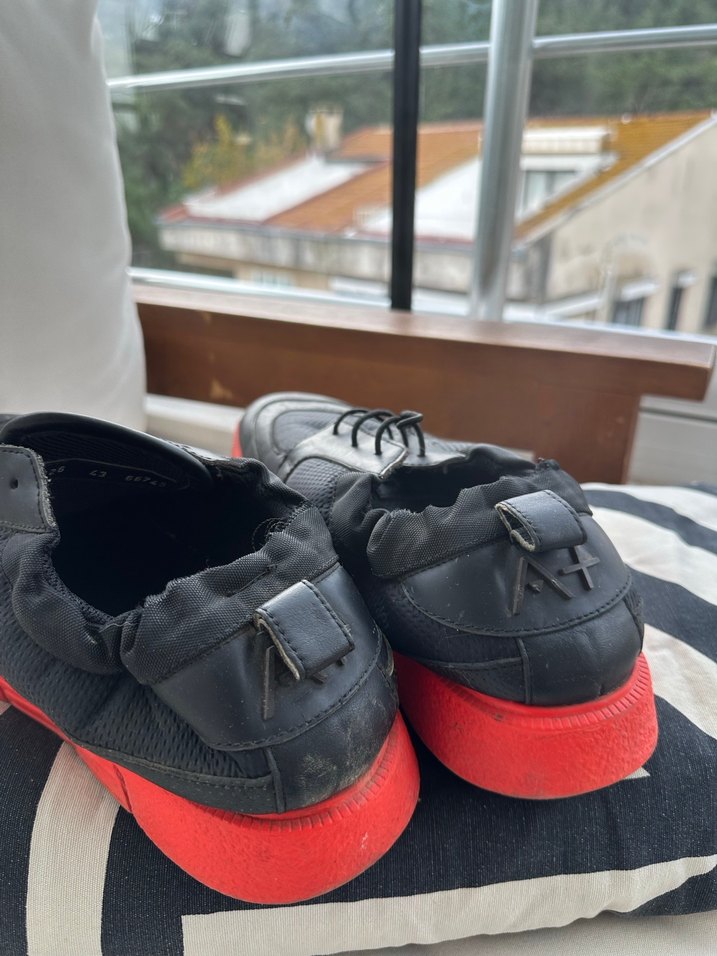 Kırmızı Tabanlı Siyah Erkek Spor Ayakkabı - Görsel 2