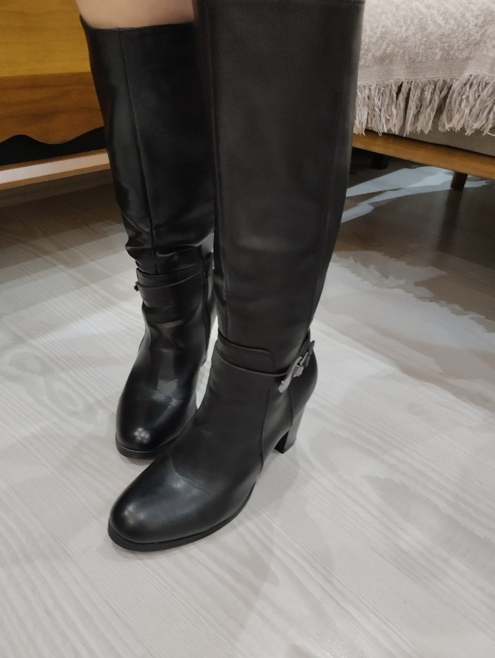 Siyah Deri Tokalı Dizalti Topuklu Bot - Görsel 2